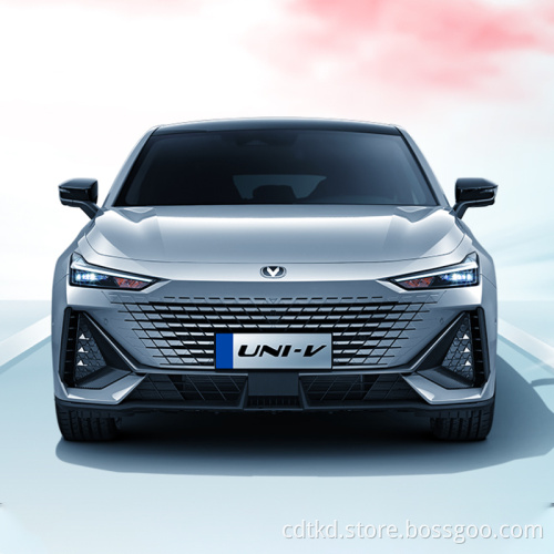 2023 Fashion China Hot Online 5 مقاعد سيدان Changan UNI-V 2023 2.0T Fengshu إصدار Gasoline سيارات جديدة
